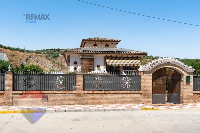 Gran casa andaluza con piscina, 11 habitaciones y amplias es - foto 2