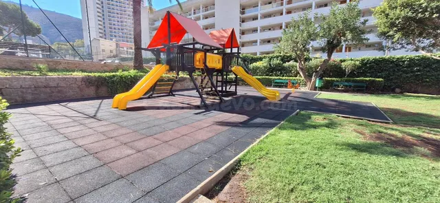 Apartamento reformado con piscina y parking comunitario — 3