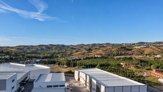 Nave industrial de nueva construcción en el Polígono Industrial La Torre, Mijas Costa — 32