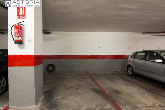 Plaza de garaje en camino de Ronda, junto Gimnasio Yo10 — 6