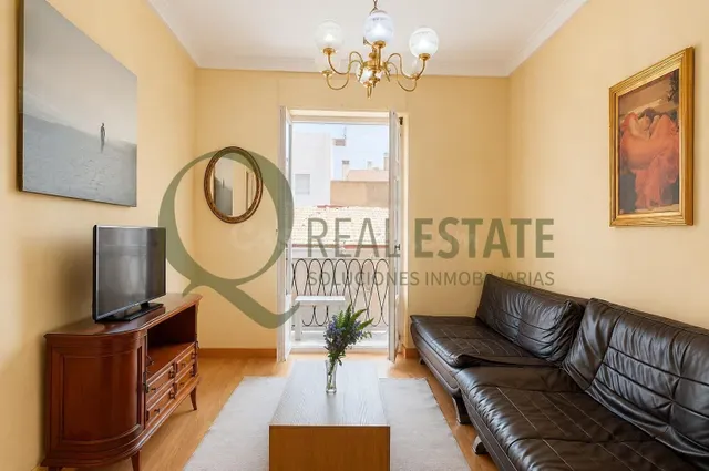 Piso en el Centro Tradicional de Alicante con 141 m2, 5 dorm - foto 4