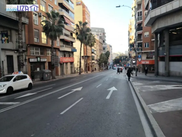 LOCAL EN EL CENTRO DE ALICANTE — 4