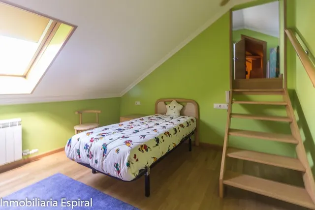 ¡Impresionante Chalet Familiar en Mogor, Marín! — 13