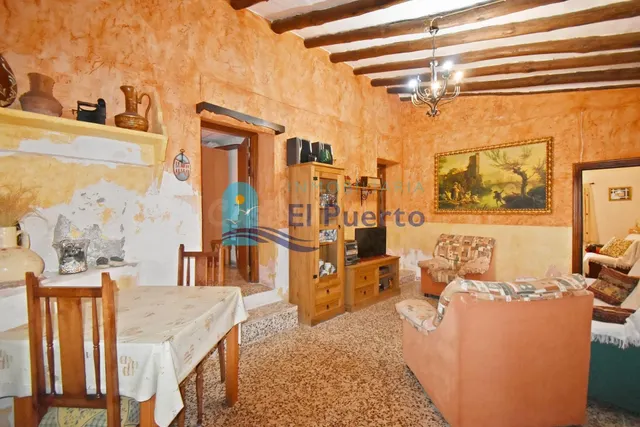2 CASAS DE CAMPO PARA REFORMAR CON TERRENO DE 600 METROS - R