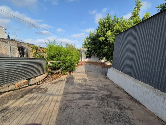 CASA EN EL CAMPO CERCA DEL PUEBLO — 17