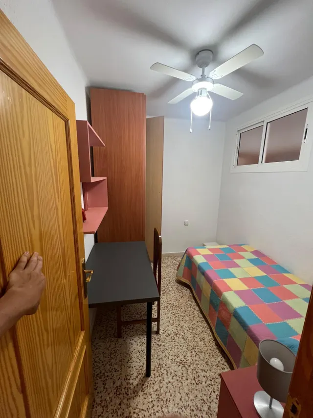 SE ALQUILA PISO PARA LARGA TEMPORADA — 8