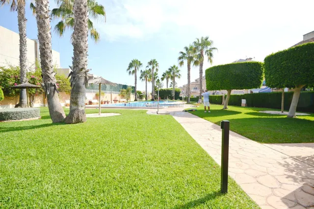 FANTASTICO CHALET CON PISCINA PROPIA Y COMUNITARIA, IDEAL PARA FAMILIAS — 6