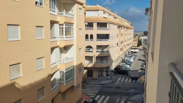 Apartamento de 2 dormitorios a 700 m. del mar, con piscina comunitaria y garaje - zona Torrevieja - — 14