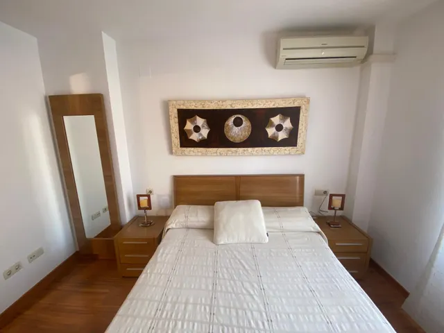 Tomares. bonito triplex amueblado junto al ayuntamiento — 30