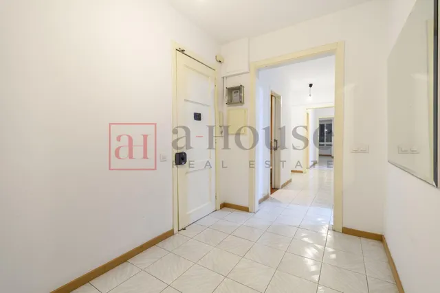 PISO ALTO Y LUMINOSO PARA REFORMAR CON DOBLE ORIENTACIÓN EN LA NOVA ESQUERRA DE L'EIXAMPLE — 36