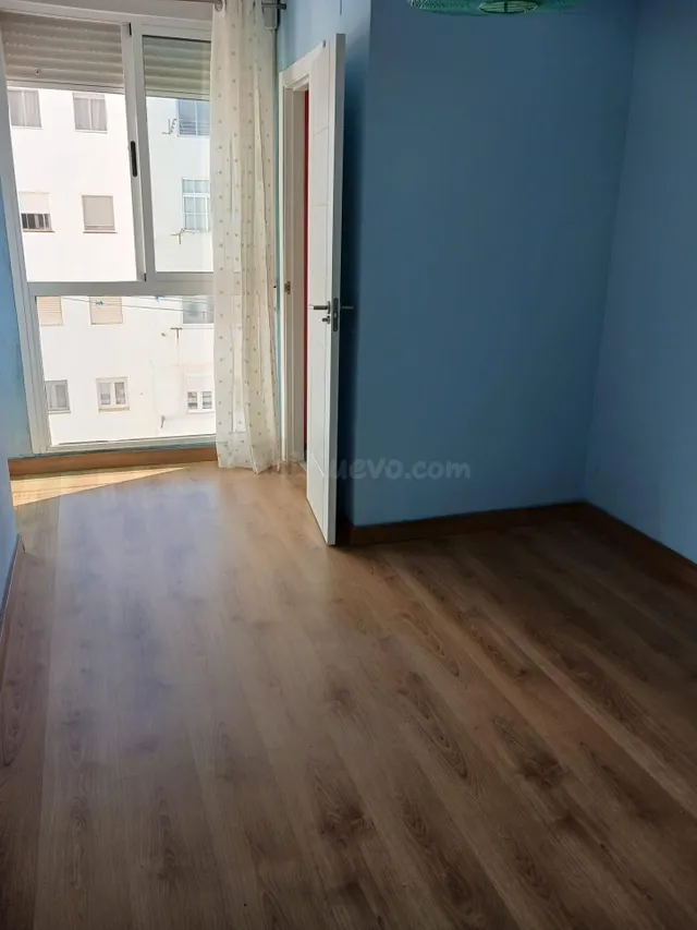 Piso de 3 dormitorios con terraza y vistas a la marisma en el centro de Ayamonte — 8