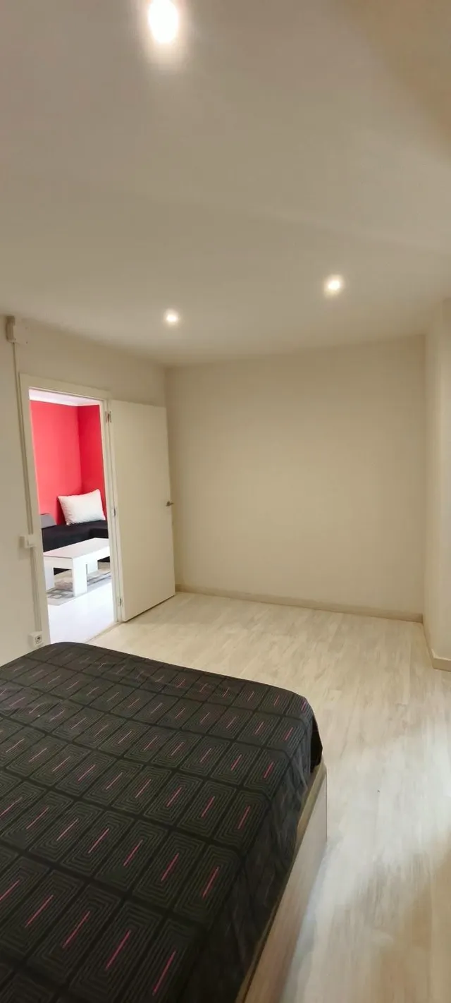 PISO ALQUILER EN CIUTAT VELLA — 10