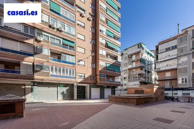 Piso reformado junto avenida cadiz — 33