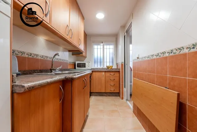 Piso en el centro de Granada, totalmente reformado con dos grandes dormitorios y un baño — 9