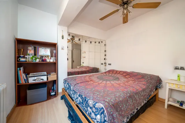 Venta cuarta planta 3 habitaciones sin ascensor Reyes Católicos — 19