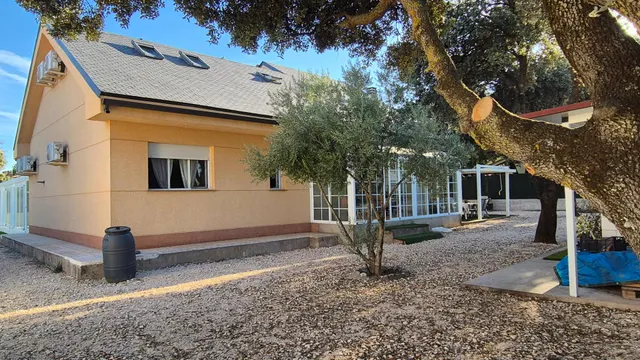 Original chalet con piscina cubierta — 21