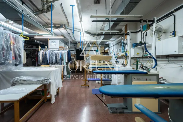 Local comercial 198m² en venta - Mestral — 9