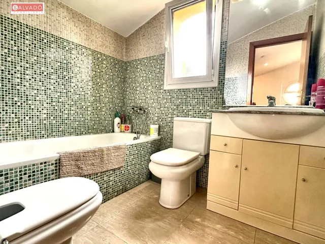 Casa con gran jardín, pérgola y barbacoa en Segur de Calafell !! — 27