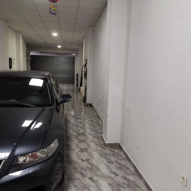 Local comercial en Guardamar en perfecto estado. — 12