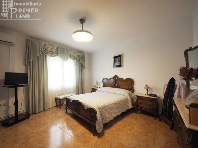 Amplia Casa en Venta en Tomelloso - Calle Alfonso XII y Call - foto 5