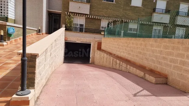 SE ALQUILA PLAZA DE GARAJE - foto 4