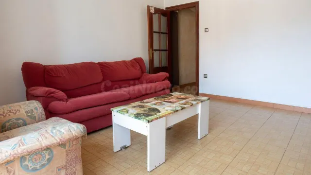 Piso de 2 habitaciones en La Calzada (Gijón) | Luminoso, exc - foto 2
