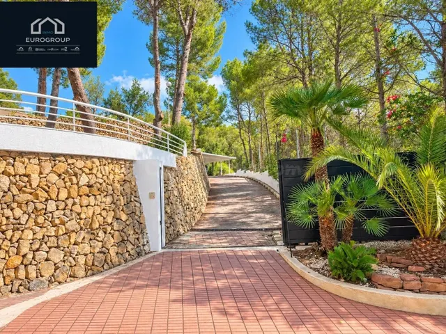 ESPECTACULAR VILLA CON 5 DORMITORIOS Y 4 BAÑOS, 450 M2 Y 360 - foto 5