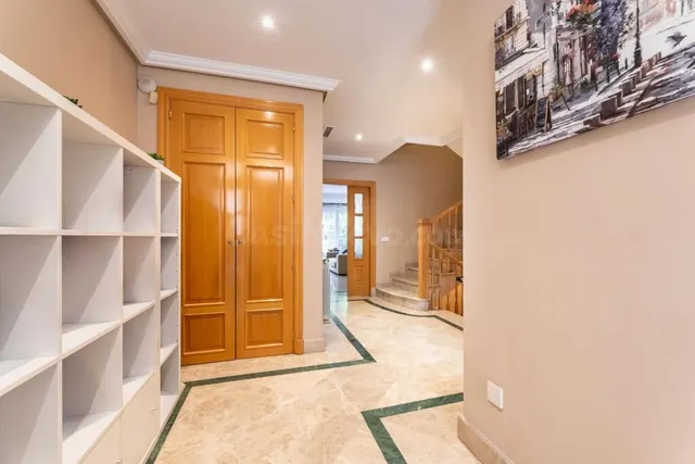 Chalet Adosado en Pozuelo De Alarcón — 3
