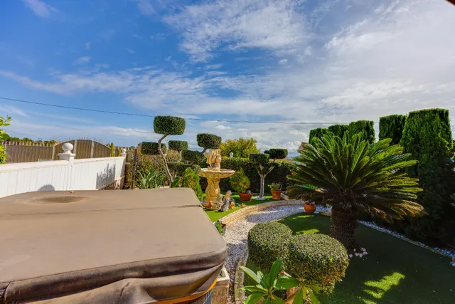 Casa en venta en Lo Crispín con 3 dormitorios, piscina, jardín y terraza cerca de Torrevieja y Guardamar — 12