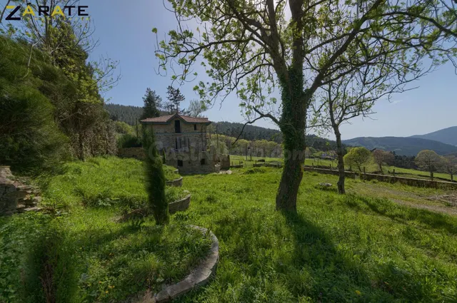 INMOBILIARIA ZARATE VENDE CASA CON TERRENO EN BERMEO - foto 2