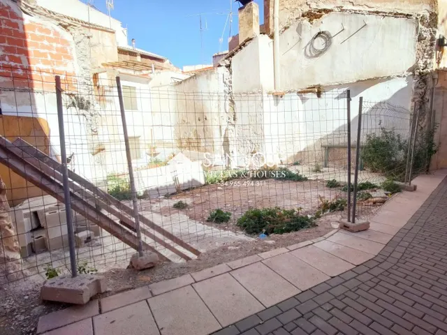 SE VENDE SOLAR EN ASPE CENTRO CON PROYECTO-AVALES Y LICENCIA - foto 2