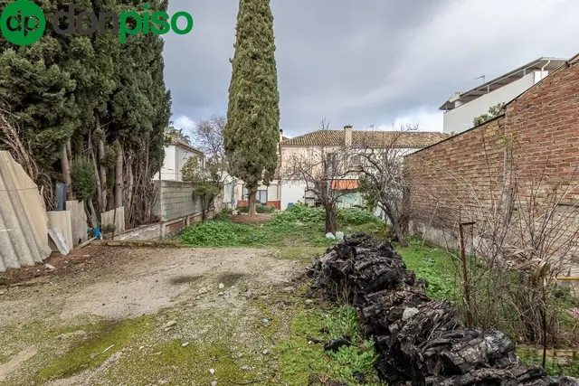 Casa con Parcela a Reformar en Granada — 12