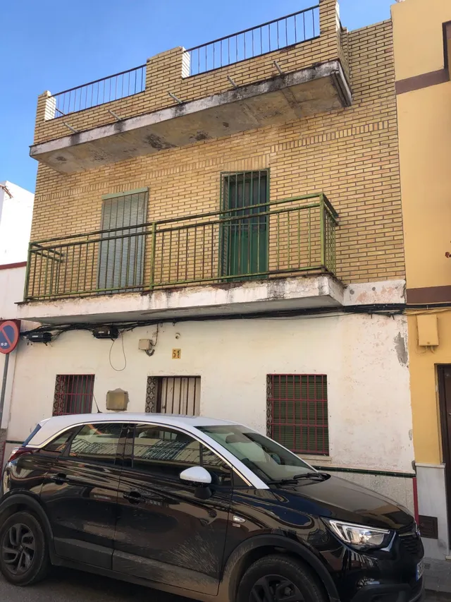 Casa con dos vviendas independientes para reformar — 2