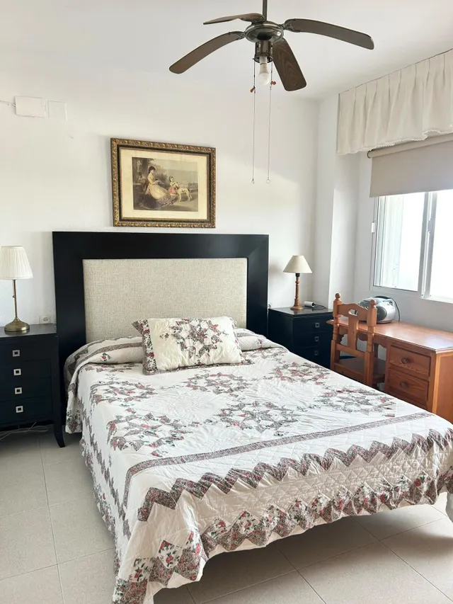 AMPLIA CASA ADOSADA Y ¡PLAZA DE APARCAMIENTO PROPIA! A 15 MINUTOS DE LA PLAYA A PIE — 9