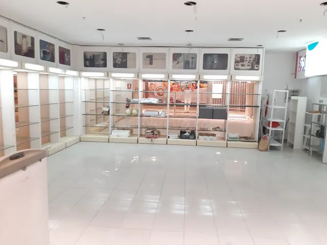 Local comercial en Alquiler en Vigo Pontevedra - foto 4