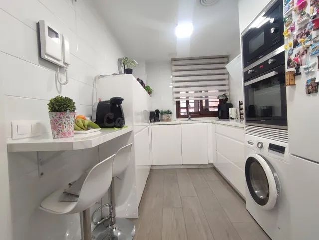 ESTUPENDA VIVIENDA EN NUEVO ZOCO, CON MAGNÍFICO Y GRAN PATIO - foto 3