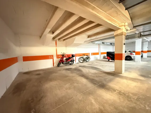 OPORTUNIDAD DE INVERSIÓN – 3 PLAZAS DE GARAJE EN EL CENTRO DE TORREVIEJA, A 500 M DEL PUERTO!!!! — 9