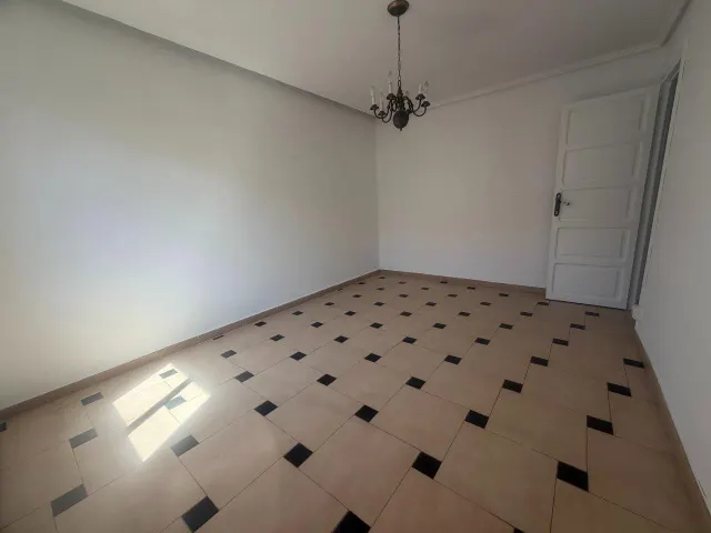 Amplia vivienda con trastero y dos balcones en El Cabanyal — 13
