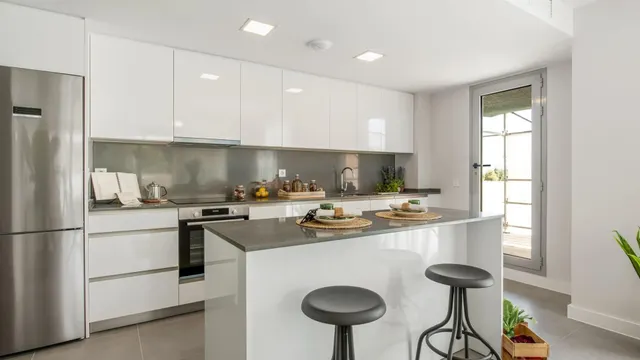 Apartamento primera planta de 3 dormitorios y 2 baños con vistas al mar. Mijas Costa — 9