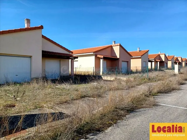 Obra parada en Rioseras, Burgos - foto 5