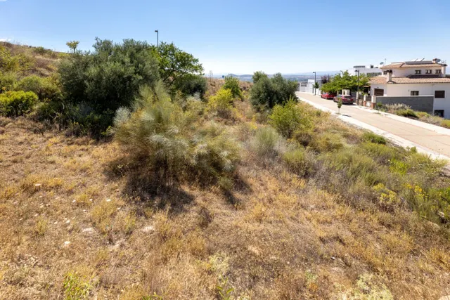 Venta de solar urbano en La Zubia (Zona Altos de La Zubia) — 15