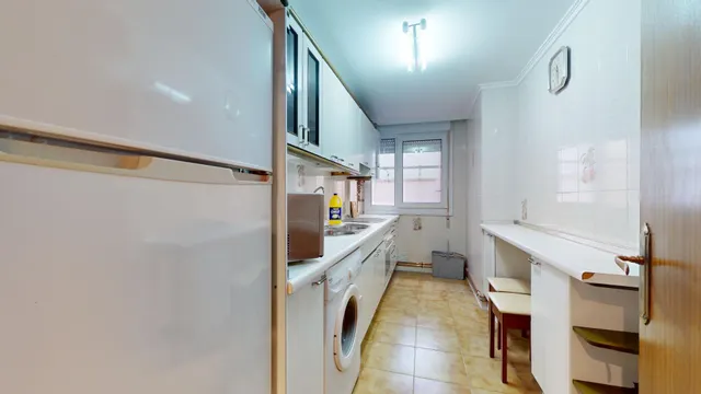 Piso de tres dormitorios de nueva construcción y con garaje — 16