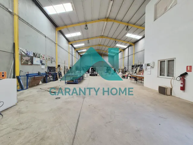 ¡NAVE INDUSTRIAL EN VENTA EN ARROYO DE LA LUZ! UBICACIÓN EST