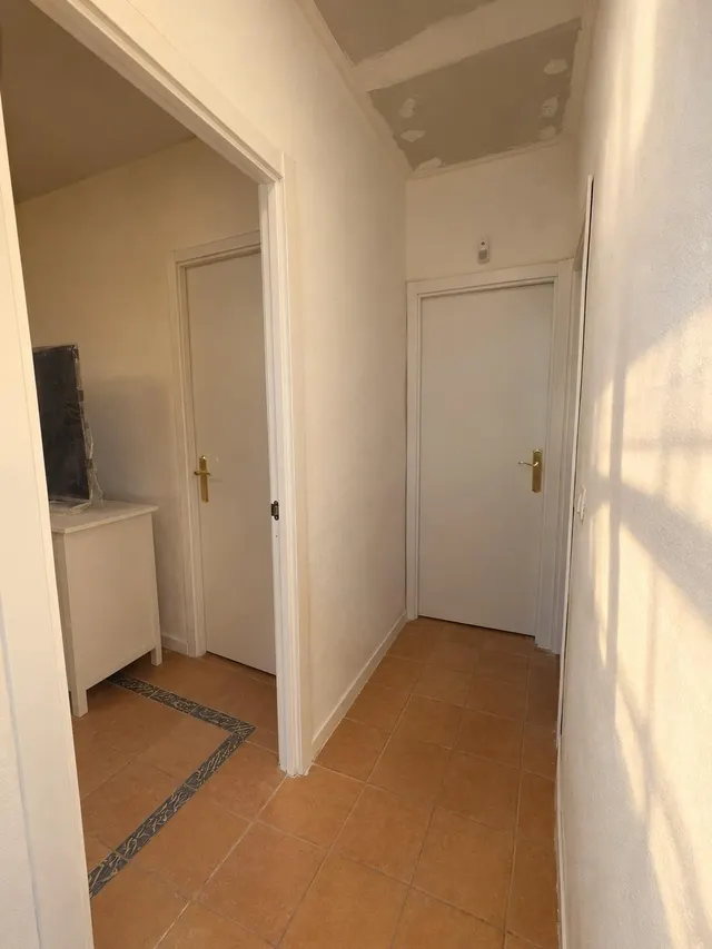 210.000 € | Luminoso piso SUR semirreformado en Casco Antiguo de Leganés (edificio de pocos apartamentos) — 6