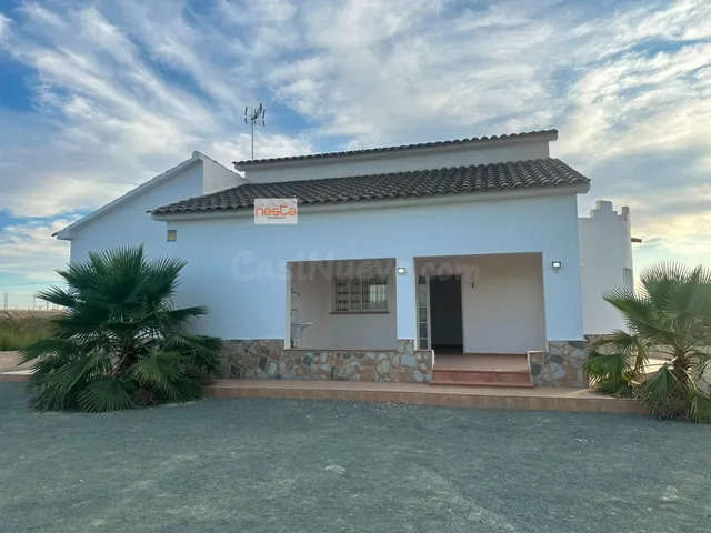 CHALET CON PARCELA DE 5000 m2 VALLADA EN URBANIZACIÓN - foto 3