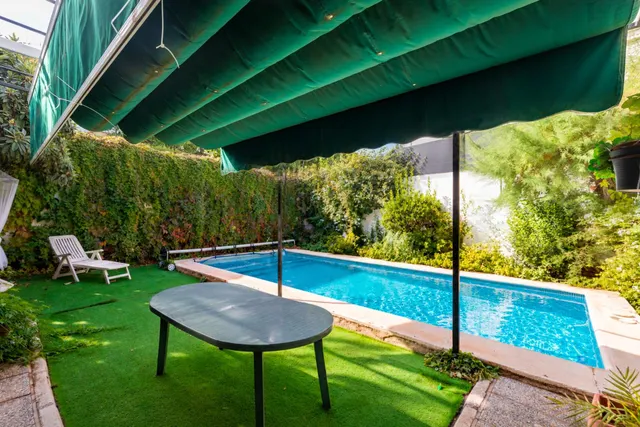 Preciosa casa en Ogíjares con piscina y jardín — 15