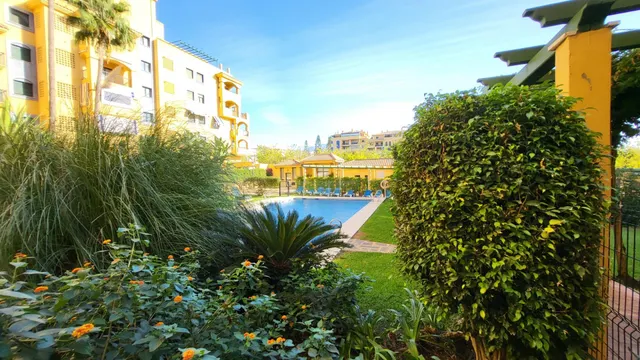Amplio apartamento de tres dormitorios con vistas panorámicas en Nueva Alcántara. — 44