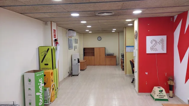 Local comercial junto a Avenida Madrid — 3