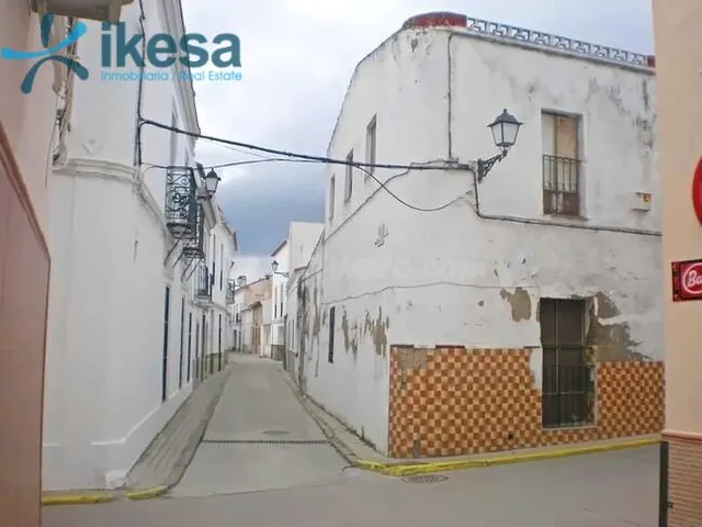 CHALET INDEPENDIENTE EN CUMBRES MAYORES, VENTA DE PARTICIPAC