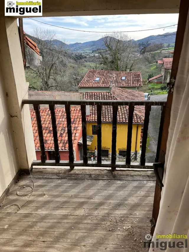 Se vende gran propiedad para rehabilitar en Abándames, Peñam - foto 4